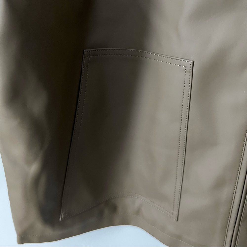 Good American Leather Chore Jacket in Fog - Picture 9 of 11